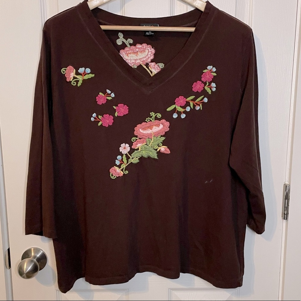 Evie Woman chocolate brown v-neck top w/ floral embroidery plus sz 2x